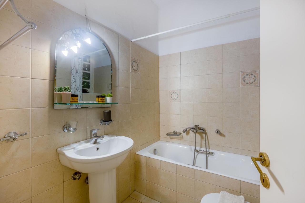 Charming Apartment In The Heart Of Plaka أثينا المظهر الخارجي الصورة